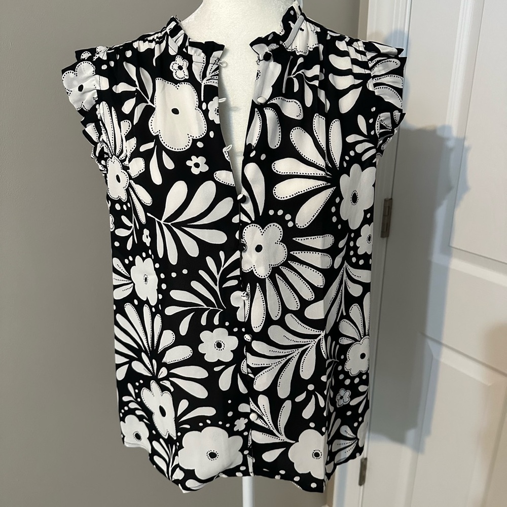 NWT Ann Taylor Floral Sleeveless Top